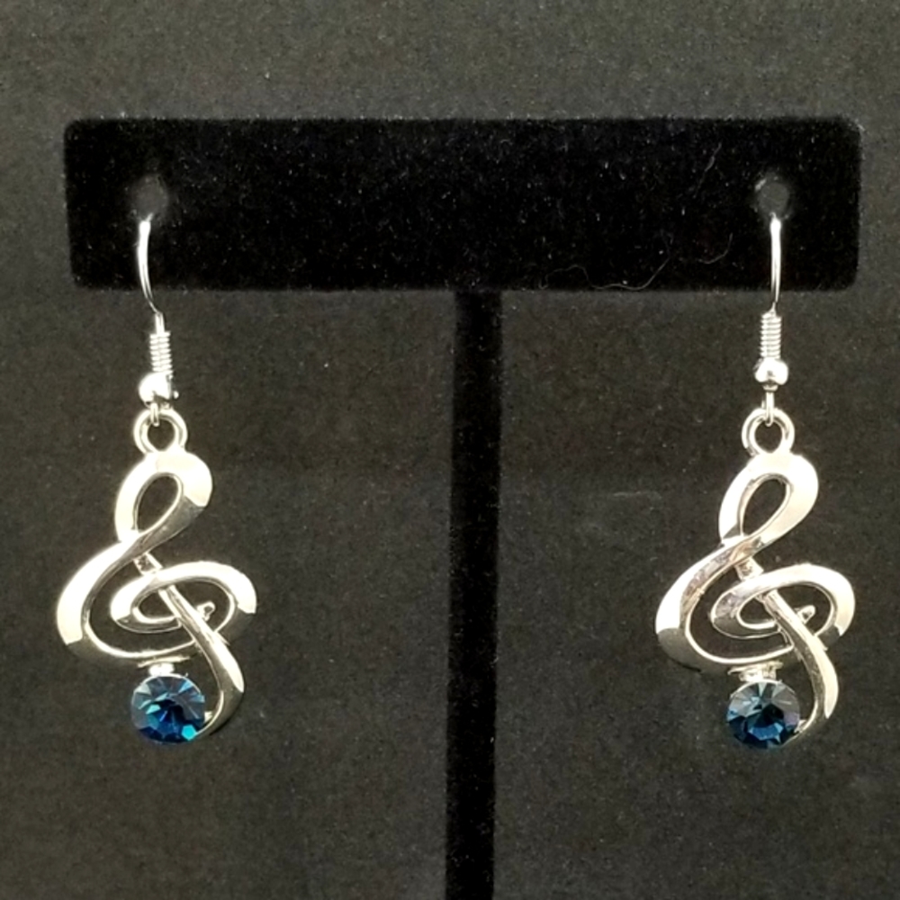 Treble clef blue crystal earrings 🎼